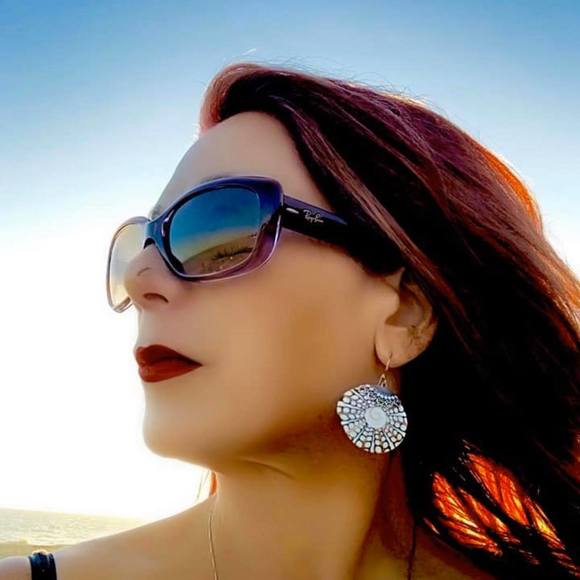 Meet your Posher, Theresa - Picture 1 of 1